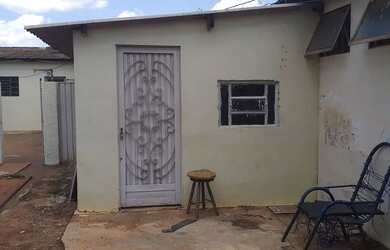 Imagem: A casa para alugar possui 2 Dormitórios, 1 Banheiro e 1 Vaga
