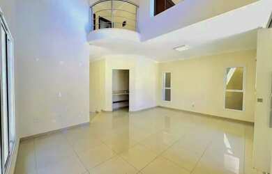 Imagem: A casa em condomínio para alugar possui 3 Dormitórios, 4 Banheiros