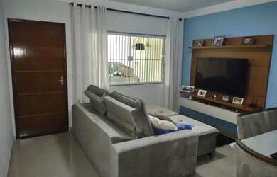 Imagem: A casa possui 4 Dormitórios, 4 Banheiros, 2 Vagas na garagem