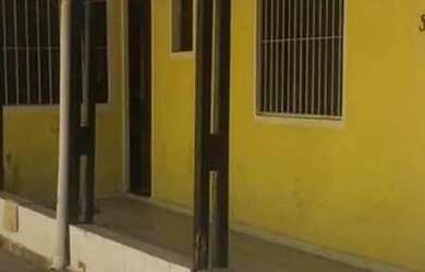 Imagem: A casa possui 2 Dormitórios, 2 Banheiros, 5 Vagas na garagem