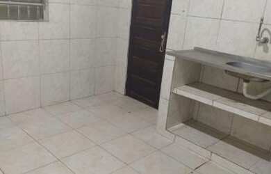 Imagem: A casa possui 2 Dormitórios, 1 Banheiro, 1 Vaga na garagem