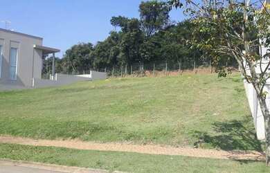 Imagem: O terreno possui 614m² de Área e está localizado em Alphaville