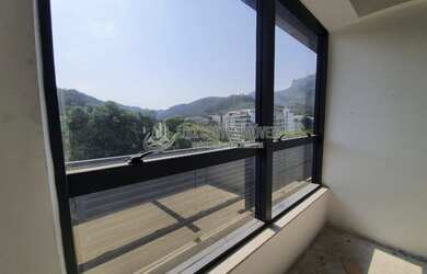 Imagem: O depósito possui 1 Vaga na garagem e 34m² de Área e está