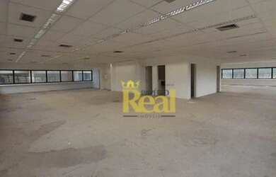 Imagem: O depósito possui 4 Vagas na garagem, 175m² de Área e está