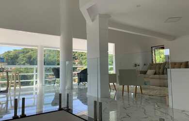 Imagem 10: Casa de condomínio para venda possui 377 metros quadrados com 4 quartos