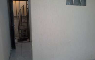 Imagem: A casa possui 1 Dormitório, 1 Banheiro, 52m² de Área e está