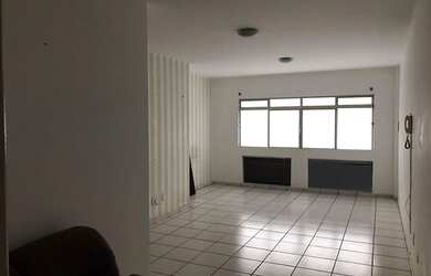 Imagem: A kitnet possui 1 Dormitório, 1 Banheiro, 30m² de Área e