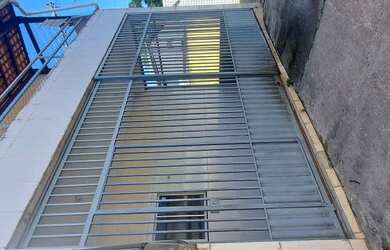 Imagem: A casa possui 3 Dormitórios, 3 Banheiros, 1 Vaga na garagem