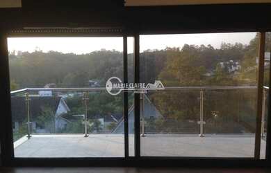 Imagem: A casa em condomínio possui 4 Dormitórios, 5 Banheiros, 5