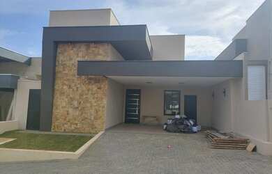 Imagem: A casa em condomínio possui 3 Dormitórios, 4 Banheiros, 4