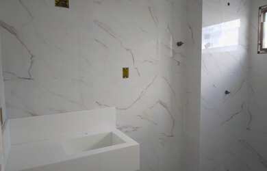 Imagem: A casa em condomínio possui 3 Dormitórios, 2 Banheiros, 2