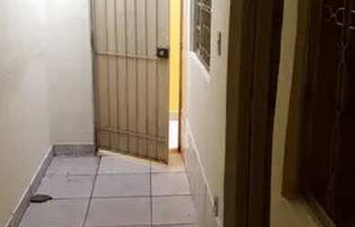 Imagem: A casa possui 1 Dormitório, 1 Banheiro, 30m² de Área e está