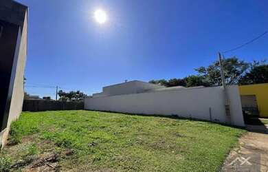 Imagem: O terreno possui 360m² de Área e está localizado em Vila