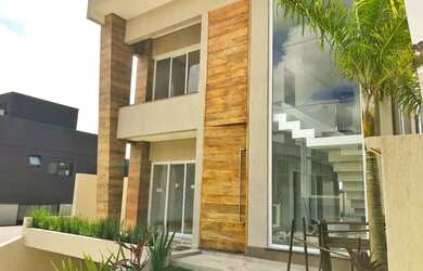 Imagem: A casa em condomínio possui 3 Dormitórios, 5 Banheiros, 4