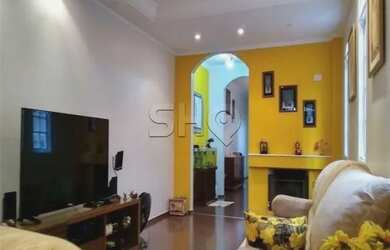 Imagem: A casa possui 2 Dormitórios, 2 Banheiros, 1 Vaga na garagem