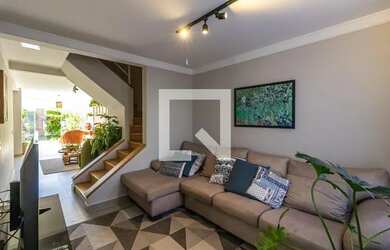 Imagem: A casa em condomínio possui 3 Dormitórios, 3 Banheiros, 4