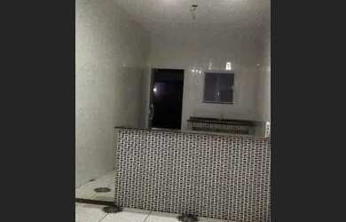 Imagem: A casa possui 2 Dormitórios, 1 Banheiro, 1 Vaga na garagem