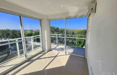 Imagem: O apartamento possui 3 Dormitórios, 3 Banheiros, 2 Vagas na