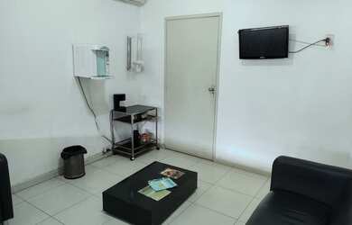 Imagem: O depósito possui 5 Vagas na garagem, 1.250m² de Área, Imóvel