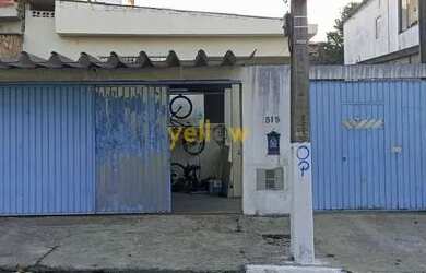 Imagem: A casa possui 3 Dormitórios, 2 Banheiros, 3 Vagas na garagem