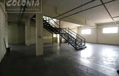 Imagem: O depósito possui 2700m² de Área e Imóvel novo e está localizado