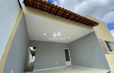 Imagem: A casa possui 3 Dormitórios, 2 Banheiros, 3 Vagas na garagem