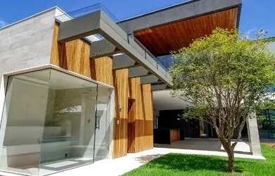 Imagem: A casa em condomínio possui 5 Dormitórios, 3 Vagas na garagem