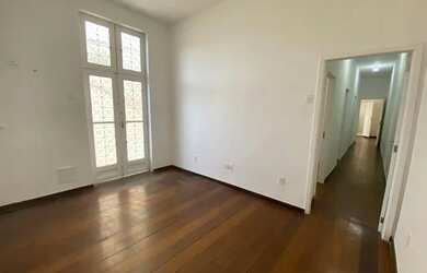 Imagem: A casa possui 3 Dormitórios, 2 Banheiros, 100m² de Área e