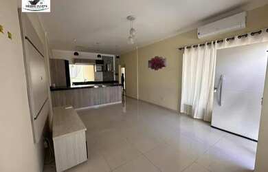 Imagem: A casa em condomínio e possui 3 Dormitórios, 3 Banheiros