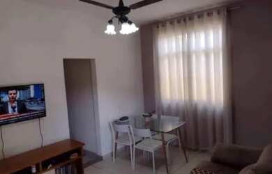 Imagem: A casa possui 2 Dormitórios, 1 Banheiro, 2 Vagas na garagem