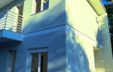 Imagem: A casa possui 2 Dormitórios, 2 Banheiros, 1 Vaga na garagem