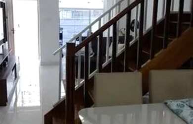 Imagem: A casa possui 4 Dormitórios, 3 Banheiros, 4 Vagas na garagem