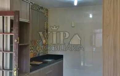 Imagem: A casa possui 2 Dormitórios, 2 Banheiros, 3 Vagas na garagem