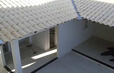 Imagem: A casa possui 5 Dormitórios, 1 Banheiro, 4 Vagas na garagem