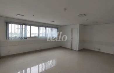 Imagem: O depósito possui 1 Vaga na garagem, 48m² de Área e está