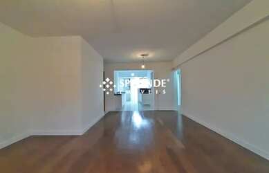 Imagem: O apartamento possui 3 Dormitórios, 1 Banheiro, 1 Vaga na garagem