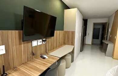 Imagem: O apartamento possui 1 Dormitório, 1 Banheiro, 1 Vaga na garagem