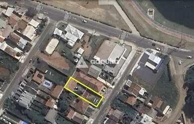 Imagem: A casa possui 2 Dormitórios, 1 Banheiro, 5 Vagas na garagem