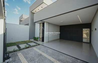 Imagem: A casa possui 3 Dormitórios, 2 Banheiros, 3 Vagas na garagem