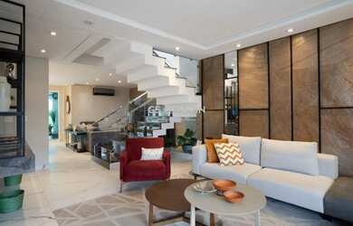 Imagem: A casa em condomínio possui 4 Dormitórios, 5 Banheiros, 2