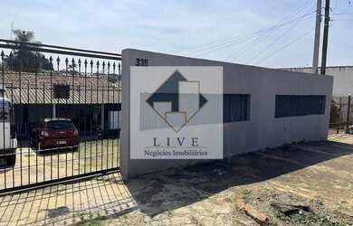 Imagem: A casa possui 2 Dormitórios, 1 Banheiro, 5 Vagas na garagem