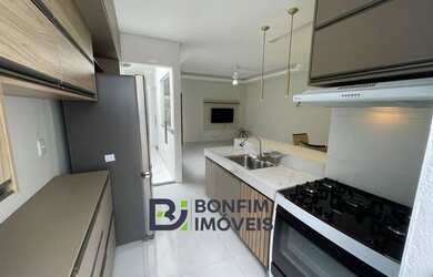 Imagem: A casa possui 3 Dormitórios, 3 Banheiros, 1 Vaga na garagem