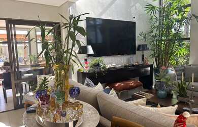 Imagem: A casa em condomínio possui 3 Dormitórios, 5 Banheiros, 4