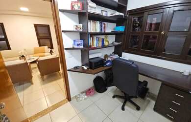 Imagem 11: Vendo sobrado no Portal do Sol I de 3 suítes escritório com 235 m²...