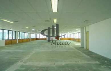 Imagem: O depósito possui 5 Vagas na garagem, 526m² de Área e está