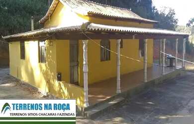 Imagem 4: Sitio em Crucilândia/MG, com nascente e lagoa, casa nova grande ótimo...