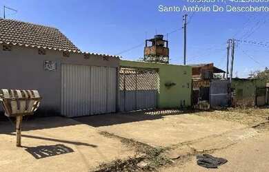 Imagem: A casa possui 2 Dormitórios, 1 Banheiro e 180m² de Área e