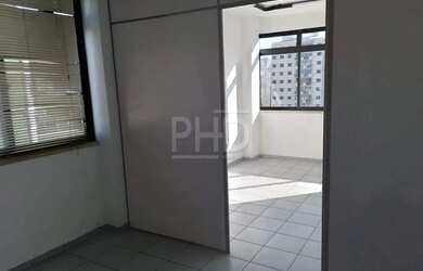 Imagem: O depósito possui 37m² de Área e está localizado em Centro