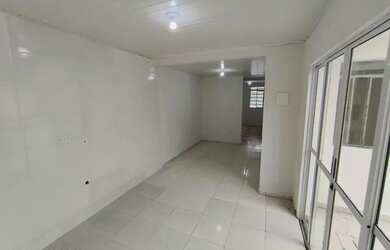 Imagem 2: Aluga-se casa com 3 quartos e 2 banheiros 102m2 em São José dos Pinhais...