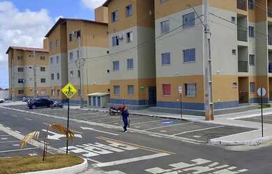 Imagem: O apartamento possui 2 Dormitórios, 1 Banheiro, 1 Vaga na garagem